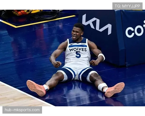 爱德华兹加时赛连续得分 76人角色球员关键时刻挺身