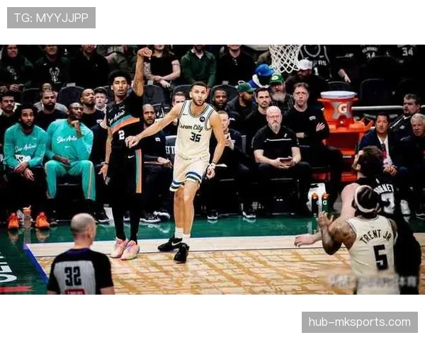 雄鹿主场不敌爵士32分 字母哥缺阵球队攻防失衡